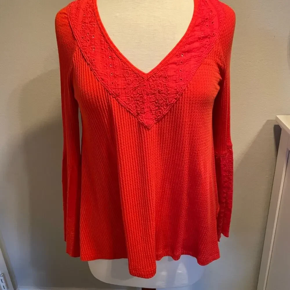 Free People Partisan Boho Red Ribbed Bell Sleeve Embroidered Blouse - XS